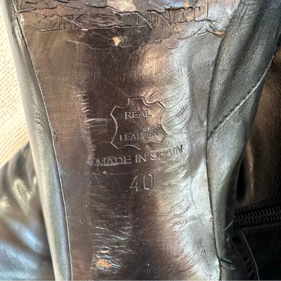 LK BENNETT BLACK LEATHER WITH GOLD TRIM & STRAPS HEELED ANKLE BOOTS SIZE 9 - Picture 5 of 11